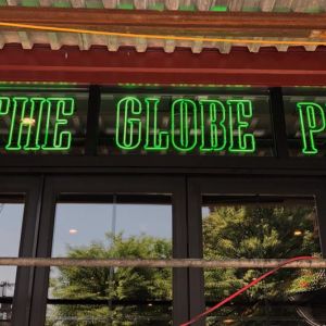 The Globe Pub Neon Sign - Chicago, IL