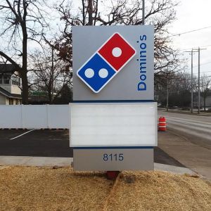 Domino's Pizza Monument Sign - Kenosha, WI