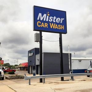 Pylon Sign for Mister Car Wash - Oshkosh, WI