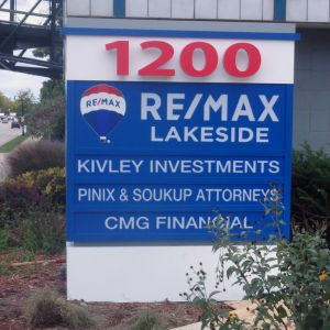 Re/MAX Monument Sign - Shorewood, WI